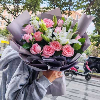 吉安11朵戴安娜粉玫瑰百合，与你一起追逐梦想