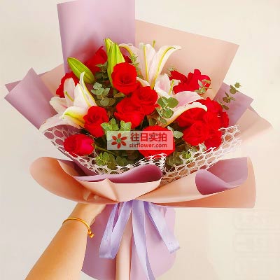 吉安18朵红玫瑰百合，真情相守一生